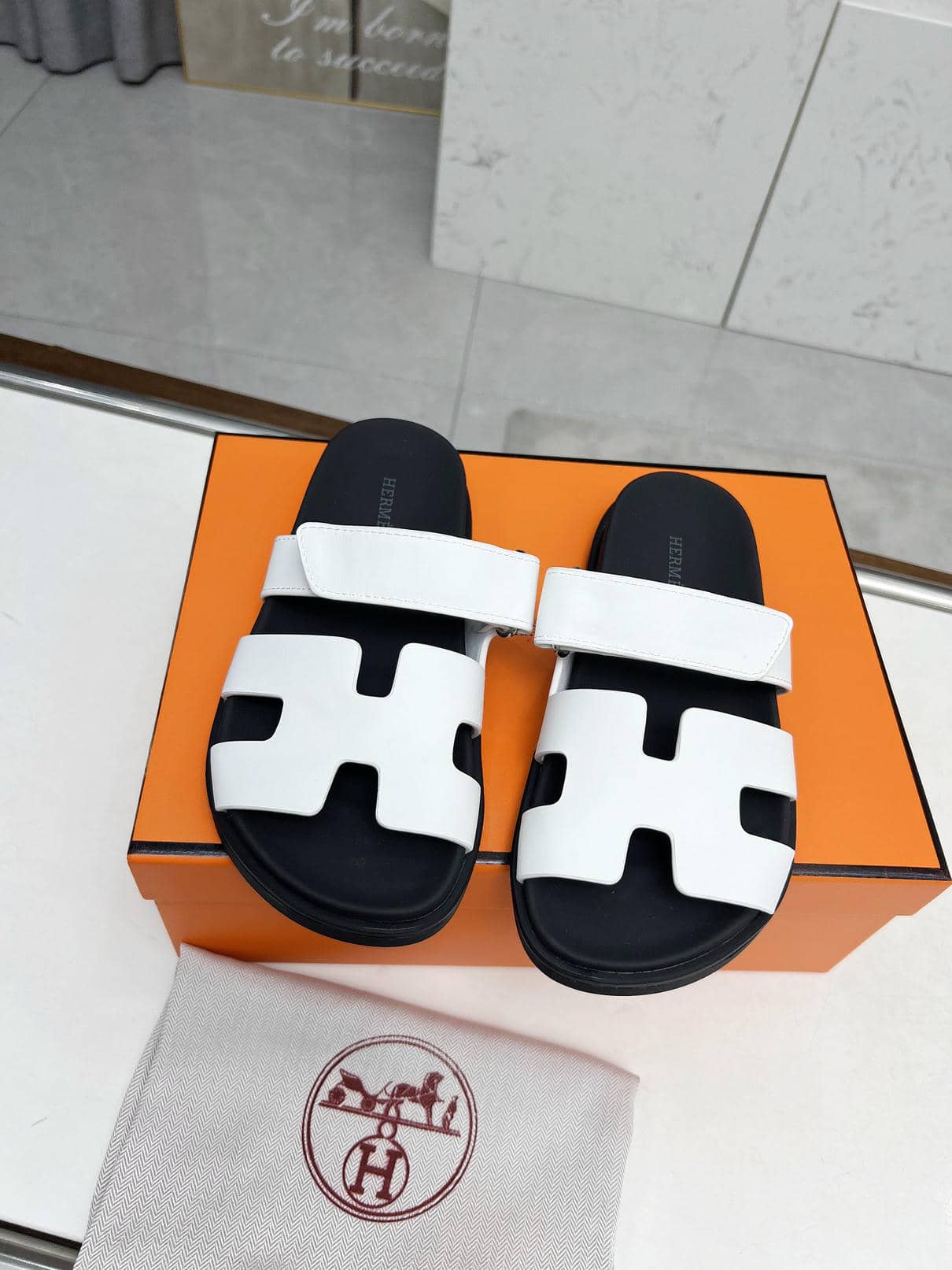Hermes Slipper 4-105
